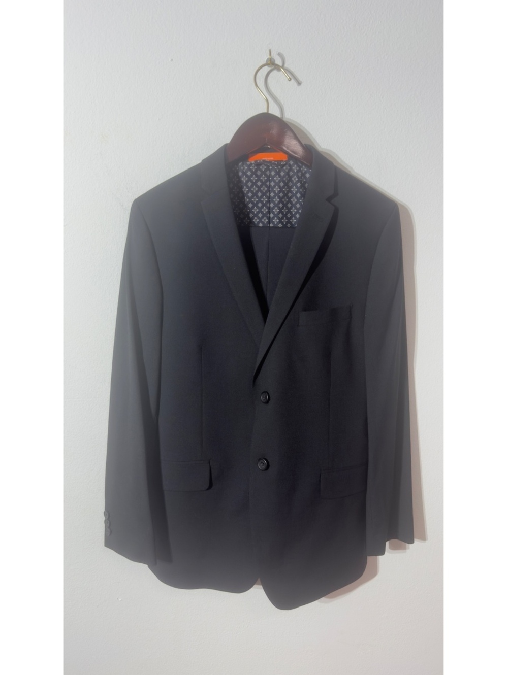 Tallia Men's Black Solid Classic-Fit Two-Button Suit